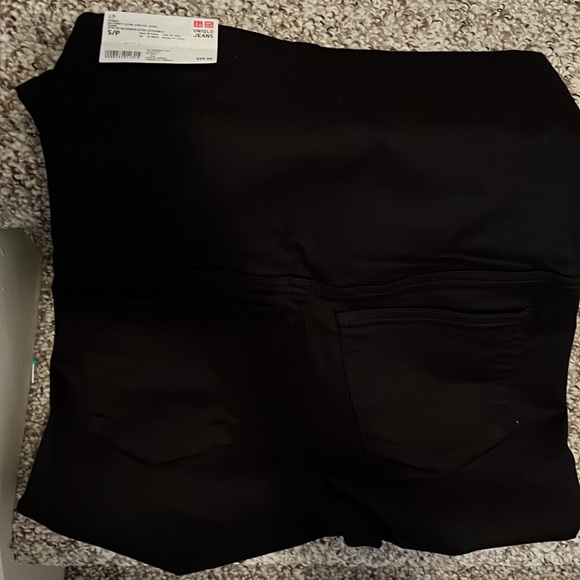 Uniqlo Maternity Skinny Jeans - Picture 3 of 4